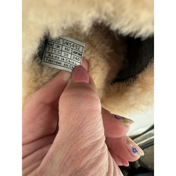 UGG Black Patent Leather Kiltie Clog With Detatchable Fringe Size 7 Rare - Picture 9 of 15